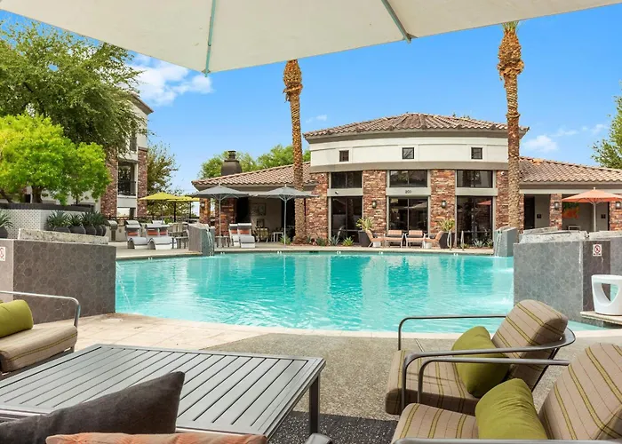 Apartment Cozysuites By The Stadium With Pool 17 *