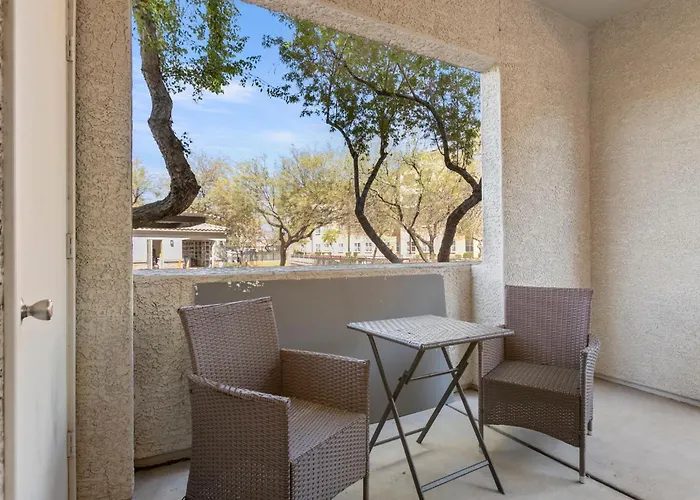 Cozysuites By The Stadium With Pool 17 *